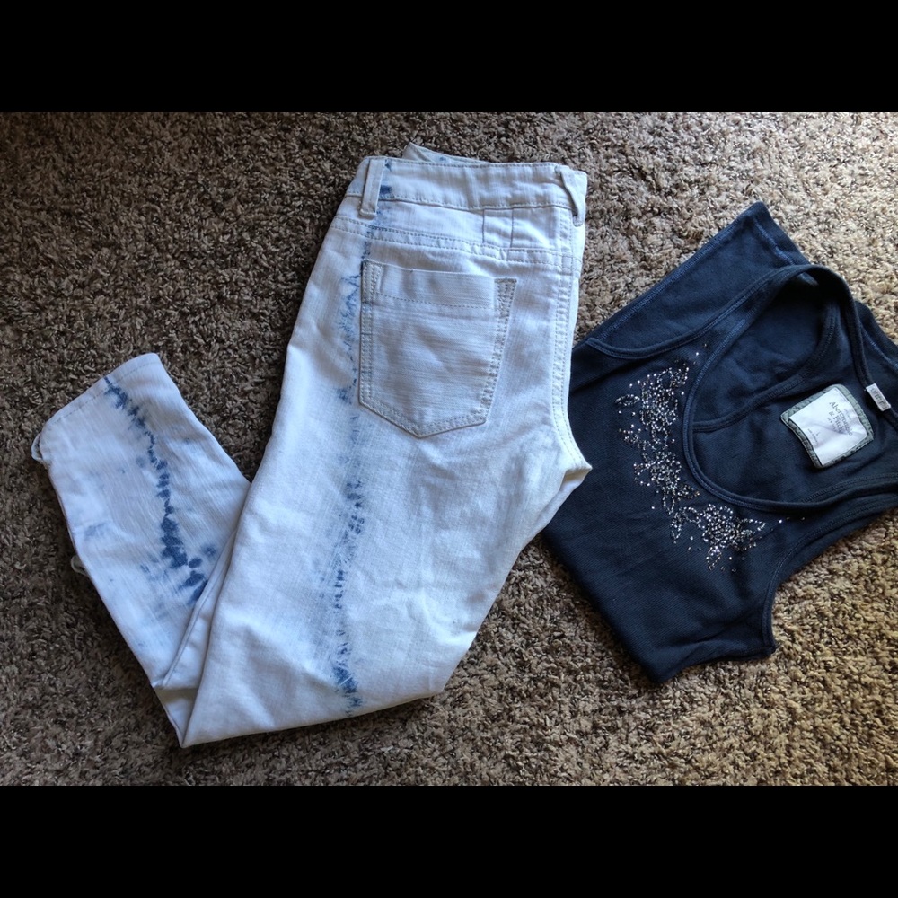 SZ 7 GUC Vanilla Star Acid Wash Capris - Picture 4 of 4